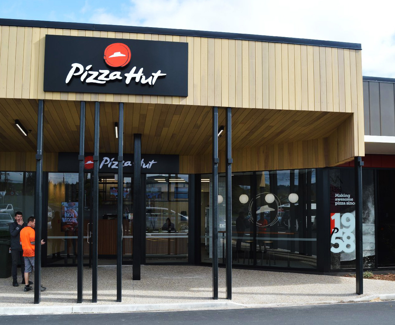 pizza hut fascia 3d letters